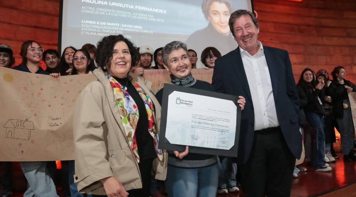 Arquitectura_UV_distingue_a_Paulina_Urrutia_como_Profesora_Honoraria_de_Facultad_por_su_destacada__trayectoria