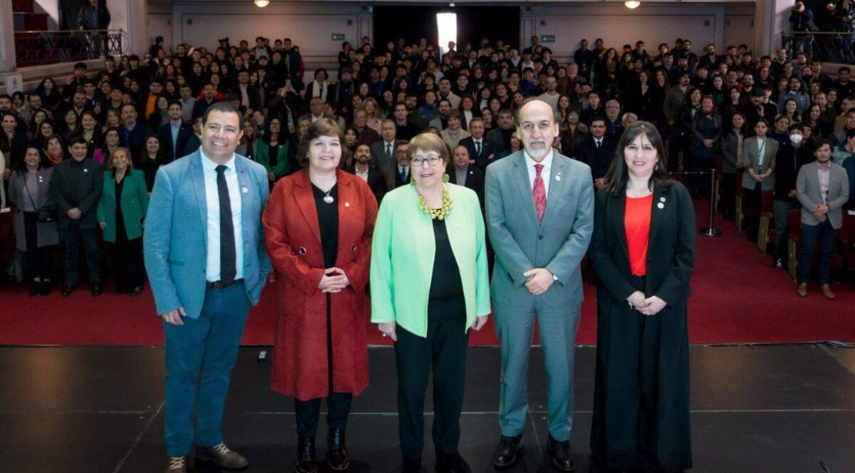 Con_expresidenta_Michelle_Bachelet_USACH_celebra_los_10_a__os_del_programa_PACE