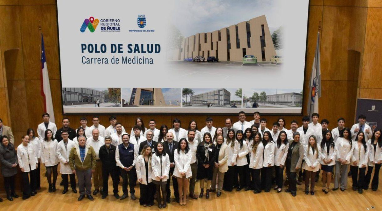 Escuela_de_Medicina_UBB_fortalece_v__nculos_entre_estudiantes_y_m__dicos_de___uble