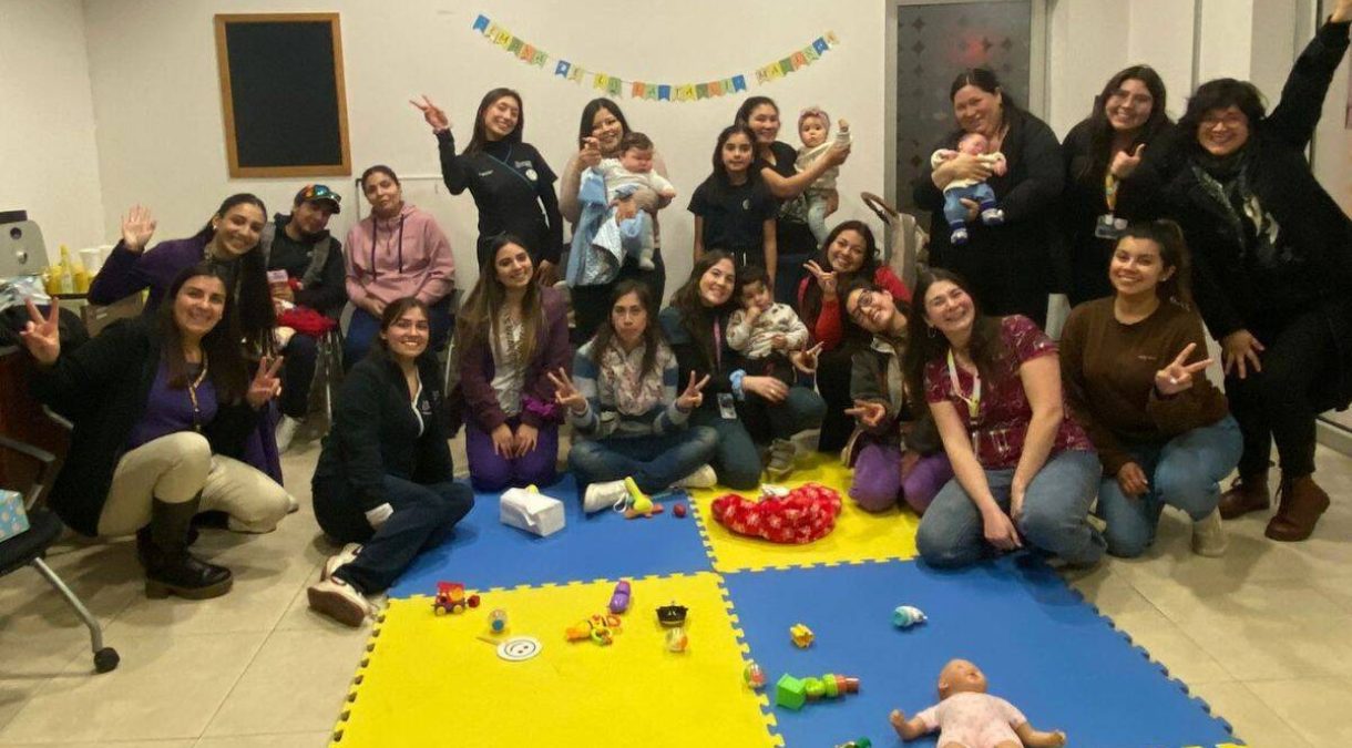 Estudiantes_de_Nutrici__n_y_Diet__tica_UV_promueven_la_lactancia_materna_con_diversas_actividades_junto_a_la_comunidad