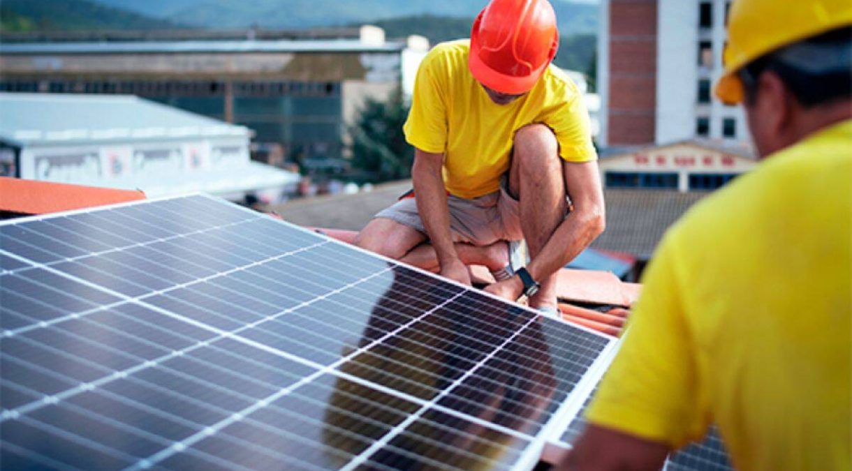 Investigadores_USACH_desarrollan_innovadora_tecnolog__a_que_utiliza_algas_para_generar_electricidad_y_ox__geno