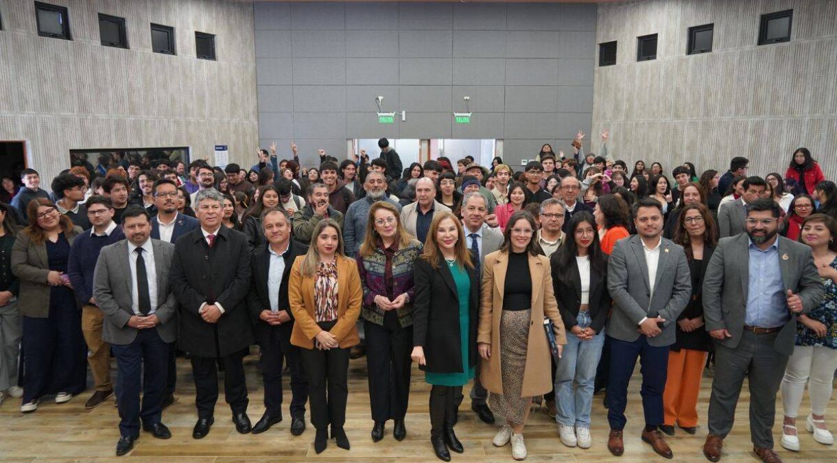 Ministra_Camila_Vallejo_visit___la_Universidad_de_La_Serena_y_realiz___charla_magistral