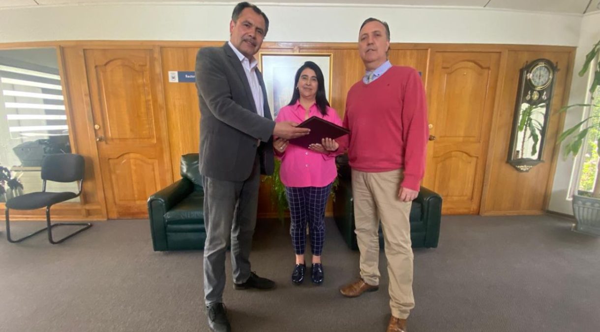 Pedagog__a_Hospitalaria_UBB_obtiene_primer_premio_en_Congreso_Internacional_de_Vinculaci__n_con_el_Medio