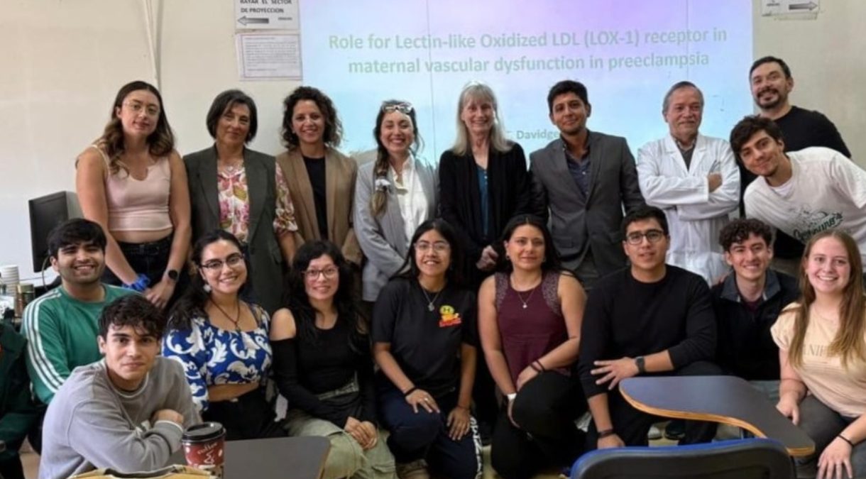 Sandra_Davidge__destacada_cient__fica_canadiense__visit___la_Escuela_de_Medicina_y_el_Centro_Meding_de_la_UValpo