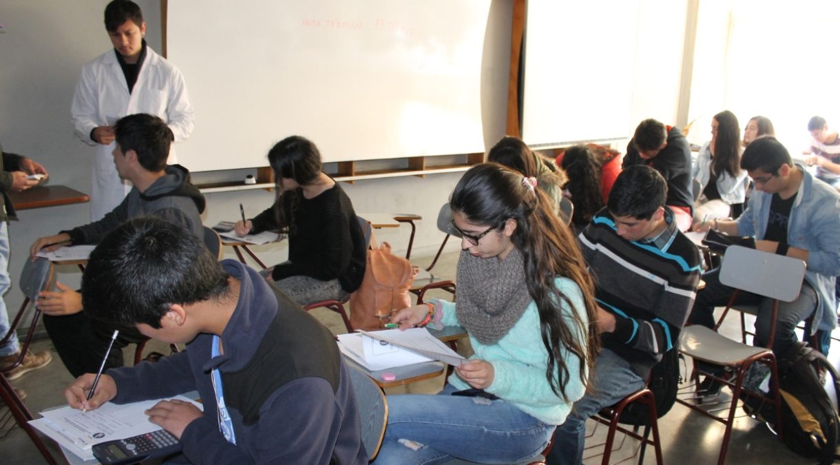 UPLA invita a participar en la Olimpiada de Química UMCE 2025