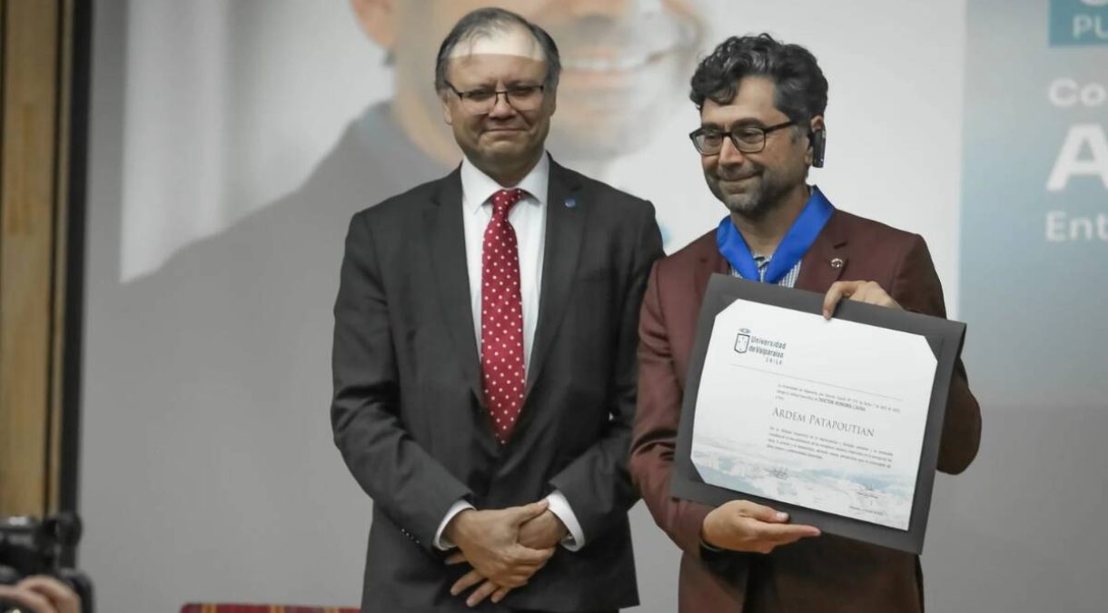 U__de_Valpara__so_distingue_con_Doctorado_Honoris_Causa_al_Nobel_de_Medicina_y_Fisiolog__a_Ardem_Patapoutian