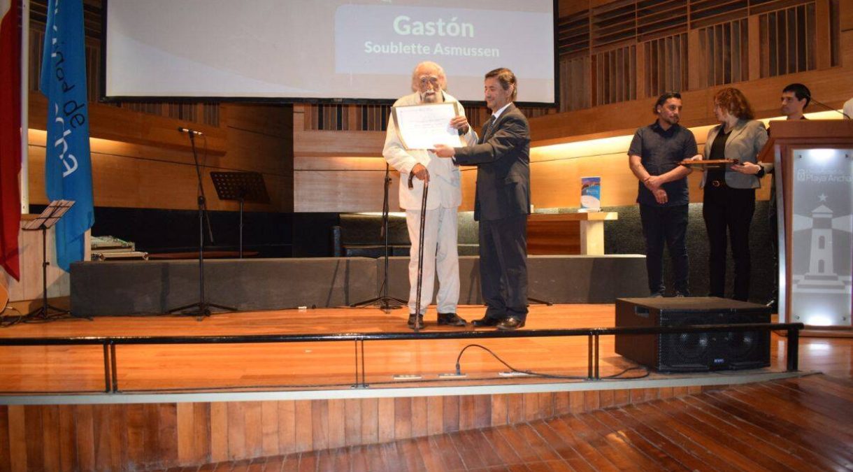 gaston-soublette-recibe-grado-de-doctor-honoris-causa-upla