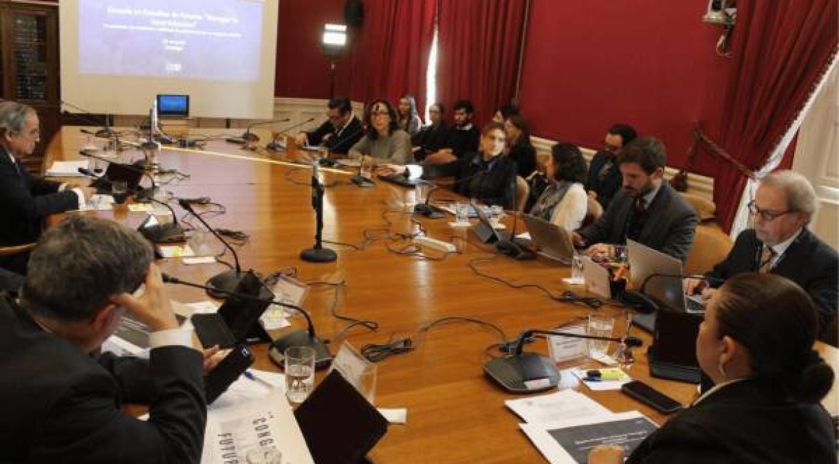 red-de-innovacion-cuech-expone-senado-desafios-uestatales-ley-de-transferencia-tecnologica-600x337