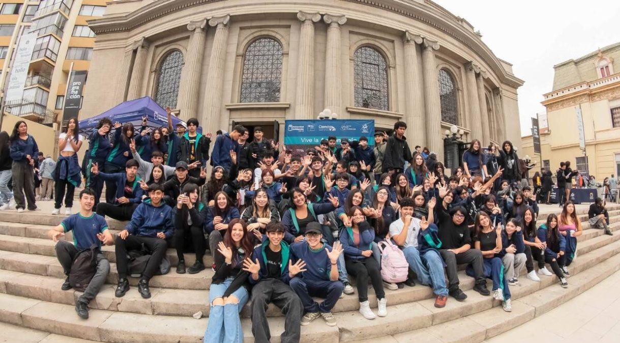 uvalpo-conmemoracion-dia-de-la-astronomia-2025-teatro-municipal-vina-del-mar
